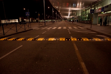 Speed Bump Airport of Barcelona - Image 4