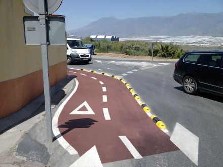 Instalación de tramo de carril bici en El Ejido - Imagen 3