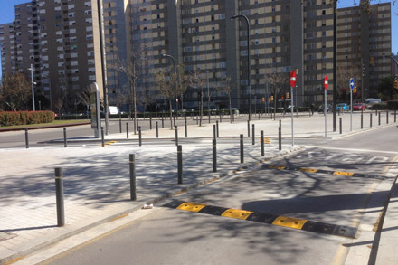 Instalación de badenes reductores de velocidad Ecobam RDV en L'Hospitalet de Llobregat - Imagen 2