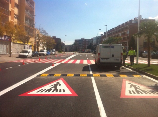 Ecobam instala badenes reductores de velocidad en Sant Andreu de la Barca